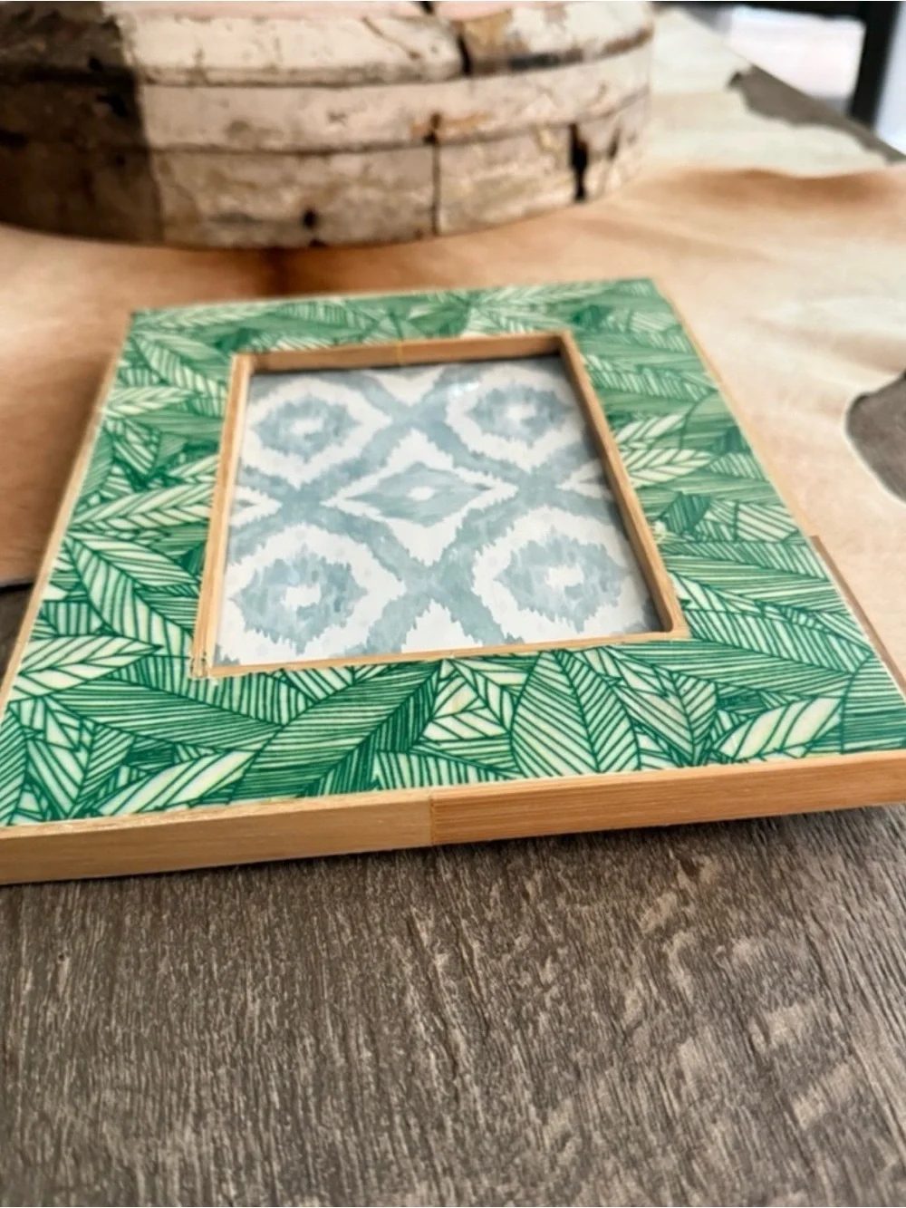 Anthropologie Cabana Green Leaf Pattern Decorative Photo Wooden Frame